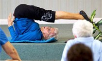 یوگی ۹۱ ساله می‌گوید: چرا باید انجام تمرینات یوگا را متوقف کنم؟